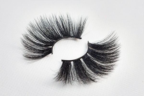 Illusional_Lashes-by-AvanaBeauty-Strip